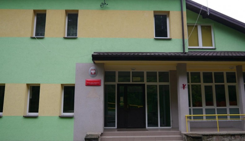 Zamknięta szkoła w Becejłach, fot. Iza Kosakowska