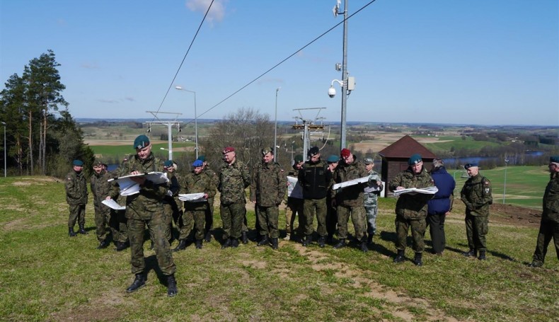 Ponad 200 osób bierze udział w ćwiczeniach wojskowych Brama 18 na Jesionowej Górze, fot. Iza Kosakowska
