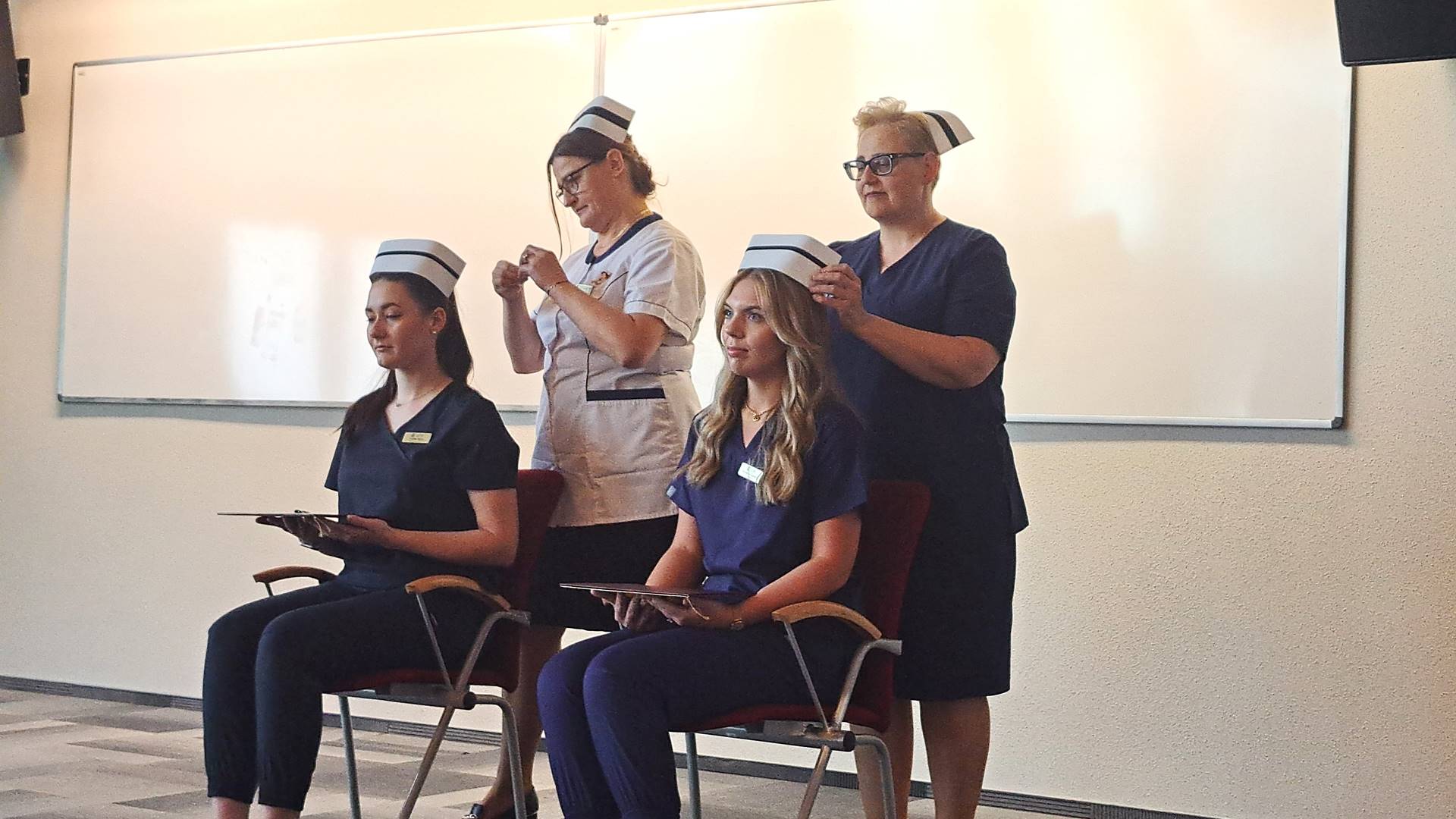 Studenci drugiego roku pielęgniarstwa Akademii Łomżyńskiej złożyli ślubowania