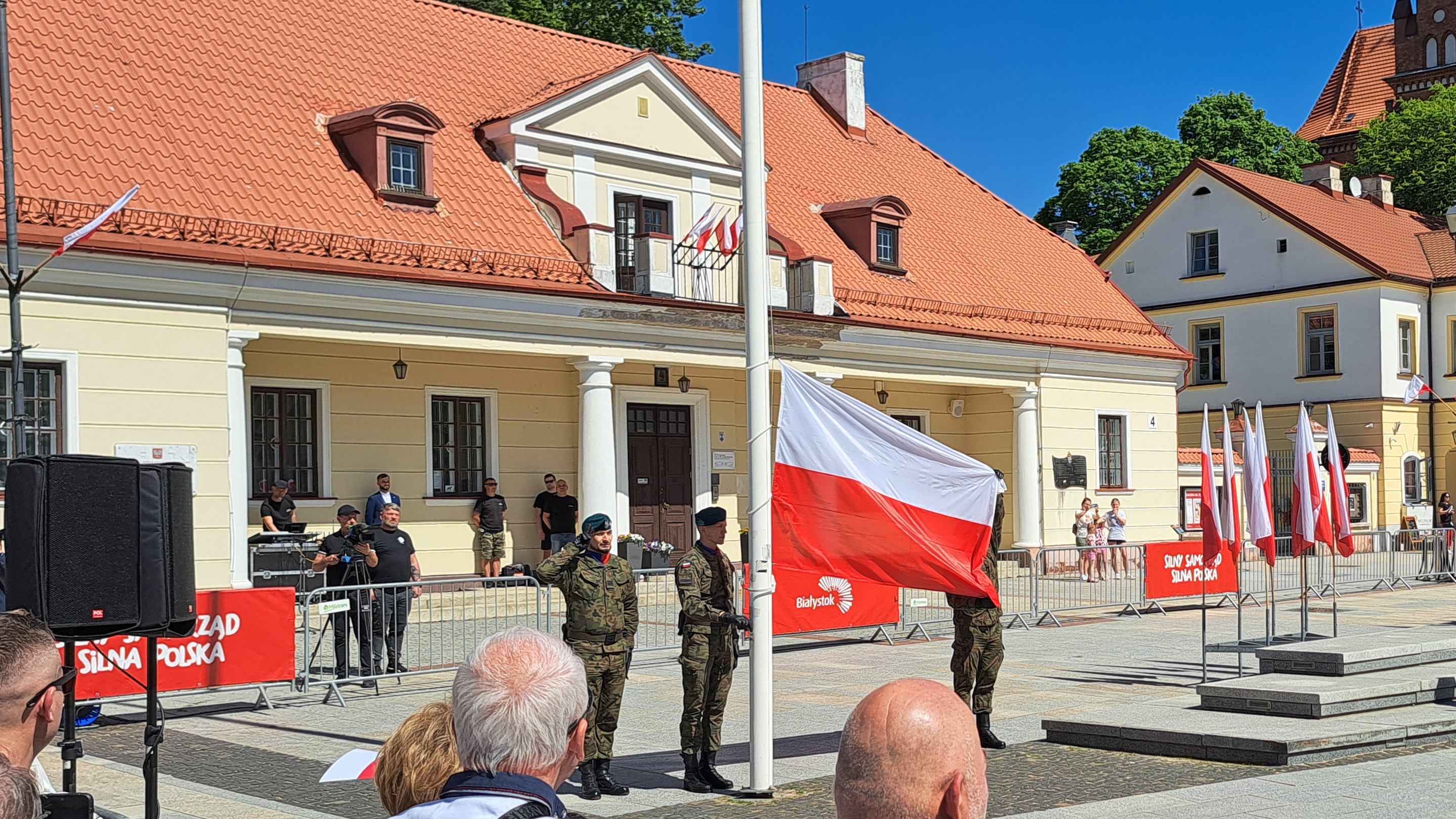 Miejskie obchody Dnia Flagi Rzeczypospolitej Polskiej na Rynku Kościuszki w Białymstoku, fot. Marcin Mazewski