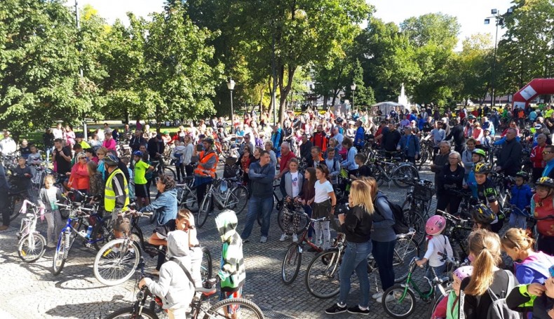 Suwalscy rowerzyści przejechali przez miasto w ramach Europejskiego Dnia Bez Samochodu, fot. Iza Kosakowska