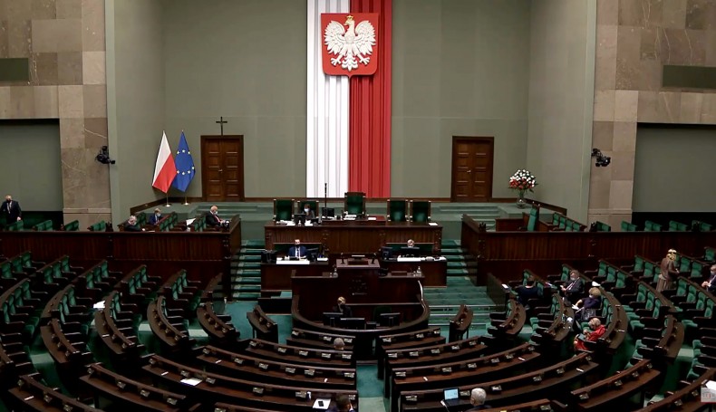 Sala posiedzeń w Sejmie - źródło: screen z obrad parlamentu z dnia 7.10.2020 r./ You Tube: Sejm RP