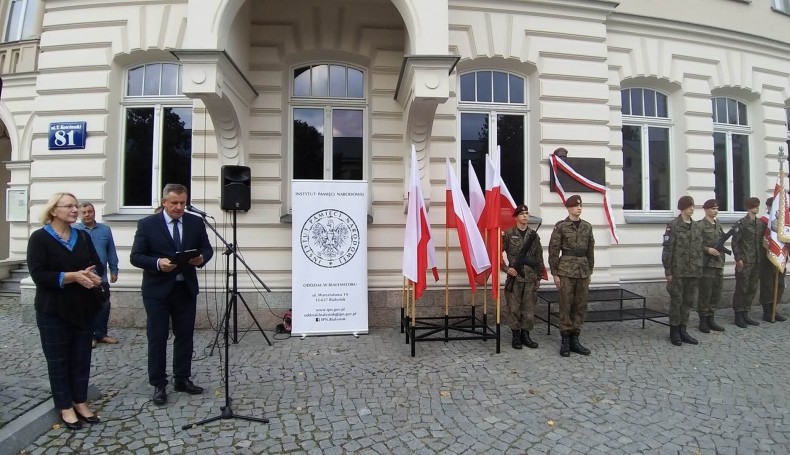W 100. rocznicę wizyty Piłsudskiego w Suwałkach odsłonięto tablicę pamiątkową, fot. Iza Kosakowska