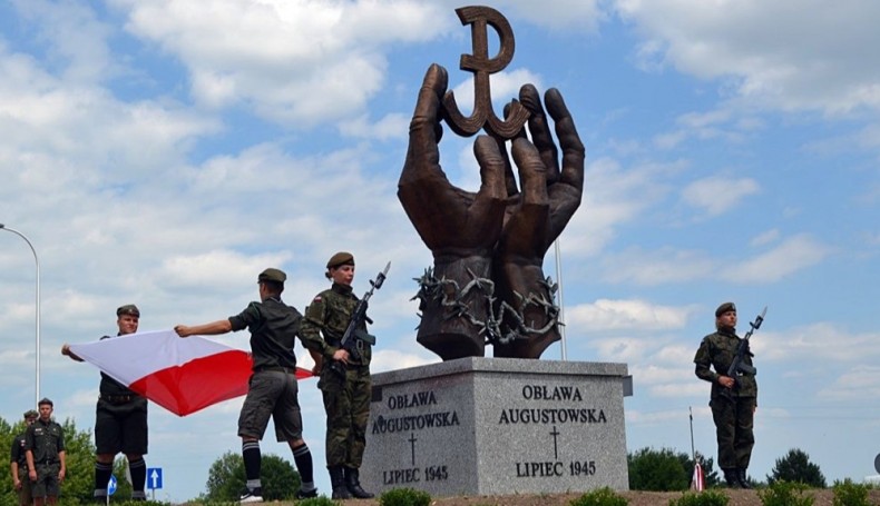 Odsłonięcie pomnika ofiar Obławy Augustowskiej w Suwałkach, fot. Marcin Kapuściński