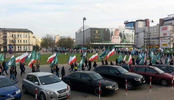 Marsz Obozu Narodowo Radykalnego w Białymstoku, 16.04.2016, fot. Wojciech Szubzda