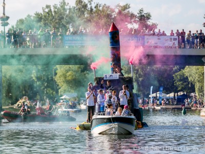 "Wschodzące Słońce Narodów", Pływanie na Byle Czym 2017, fot. Joanna Żemojda