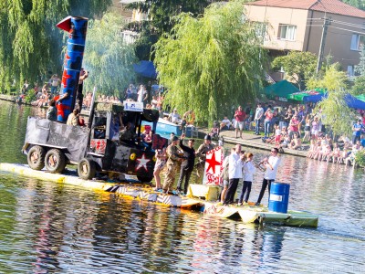 Uczestnicy Pływania na Byle Czym 2017, fot. Monika Kalicka