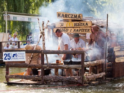 "Karczma u Mieszka", Pływanie na Byle Czym 2016, fot. Joanna Żemojda