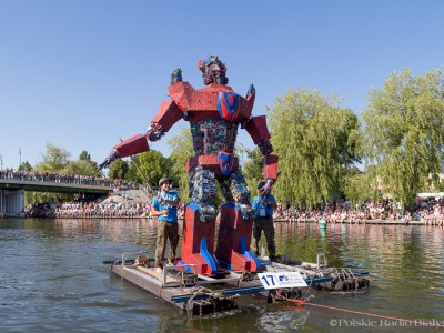 Transformer Optimus, XX Mistrzostwa Polski w Pływaniu na Byle Czym, fot. Joanna Żemojda