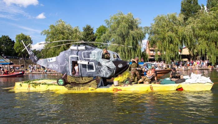 "Black Hawk Helikopter w ogniu", Pływanie na Byle Czym 2016, fot. Joanna Żemojda