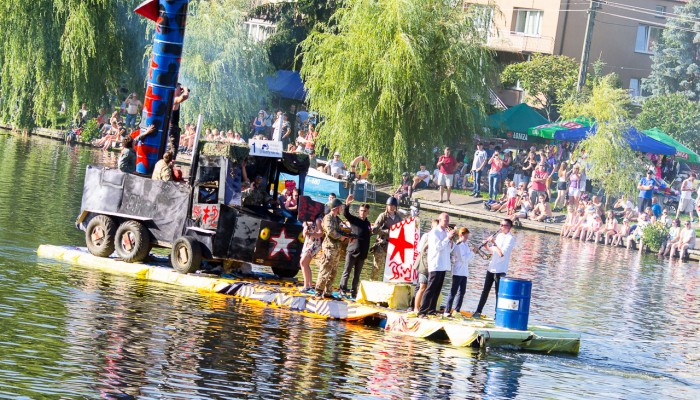 Uczestnicy Pływania na Byle Czym 2017, fot. Monika Kalicka