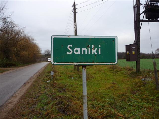 Tablica przy wjeździe do wsi w gminie Tykocin, foto: Edyta Wołosik