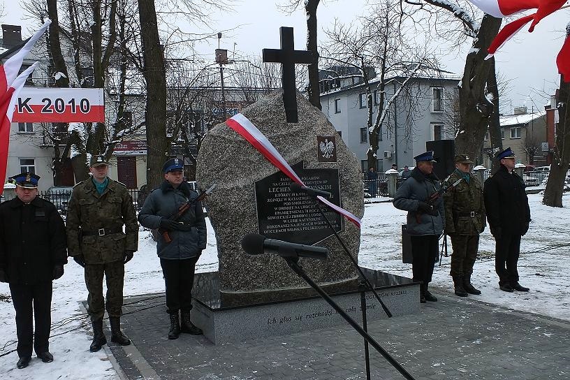 Odsłonięcie pomnika poświęconego ofiarom katastrofy smoleńskiej, fot. Renata Metelicka