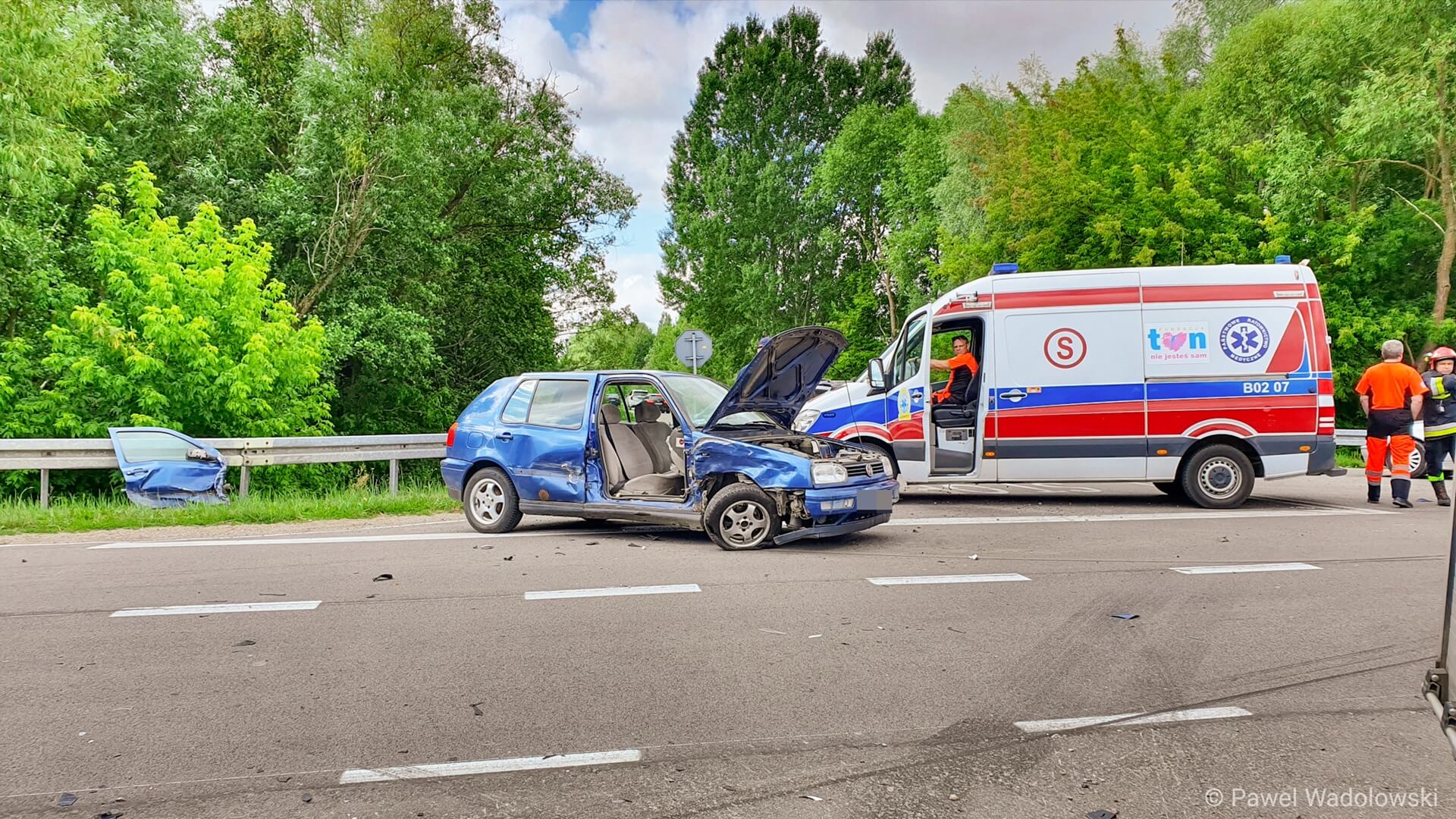 Zderzenie dwóch samochodów w okolicach Wizny, fot. Paweł Wądołowski