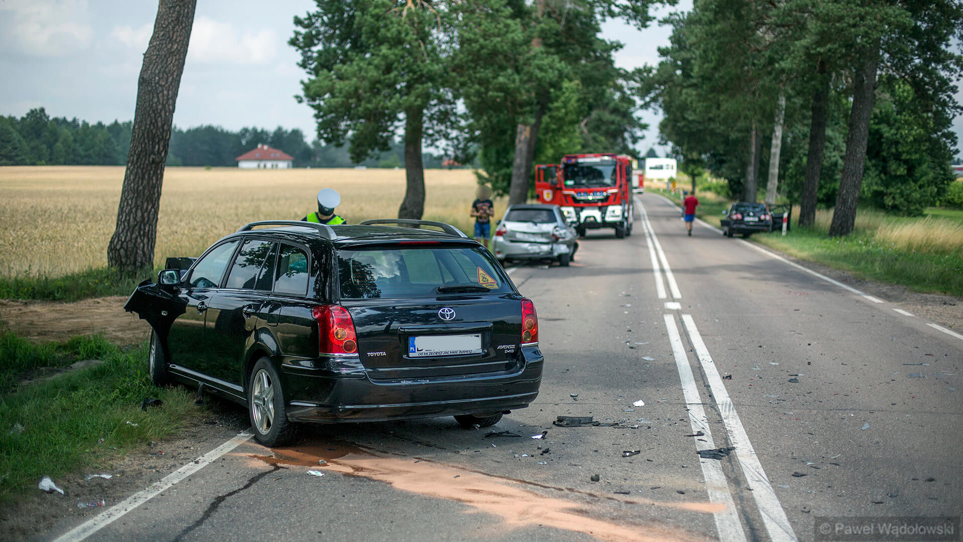 Pięć  osób trafiło do szpitala po wypadku, do którego doszło pod Podgórzem koło Łomży, fot. Paweł Wądołowski