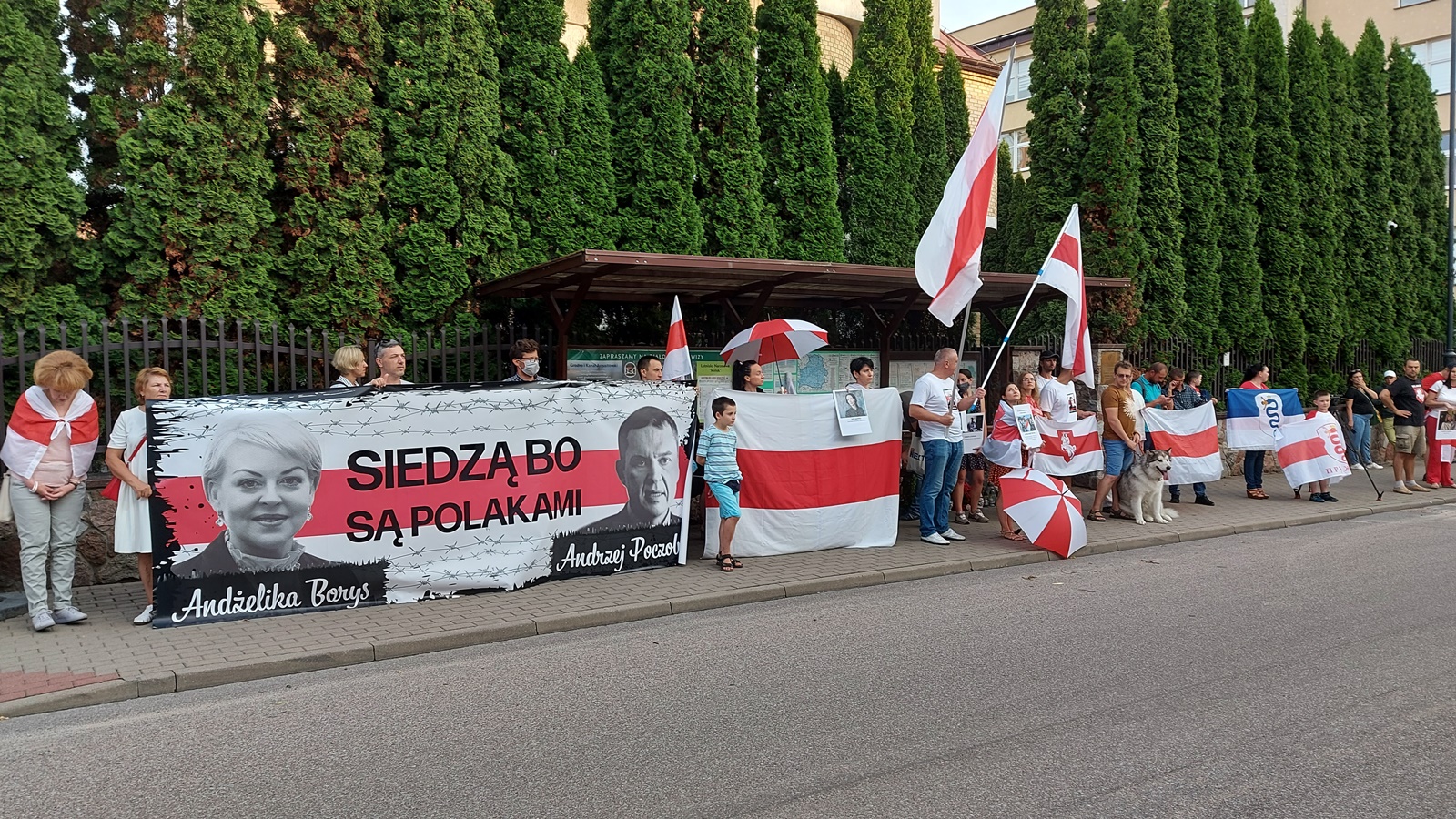 Kolejna pikieta przed Konsulatem Republiki Białorusi w Białymstoku, fot. Marek Zabrocki