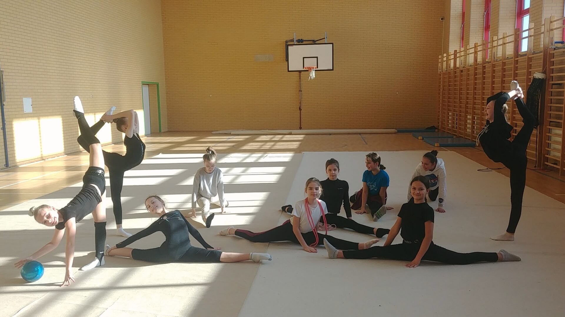 Zajęcia sportowe w Szkole Podstawowej nr 12 w Białymstoku, fot. Barbara Sokolińska