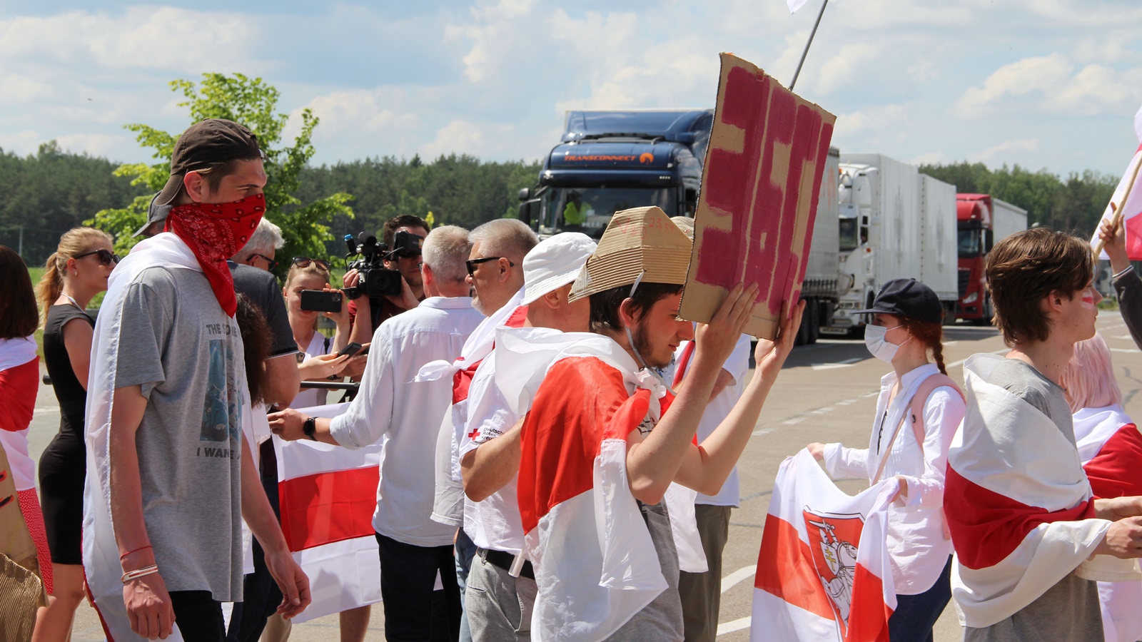 Protest pod hasłem "Dla wolnej Białorusi" w okolicach przejścia granicznego w Bobrownikach, fot. Marcin Mazewski