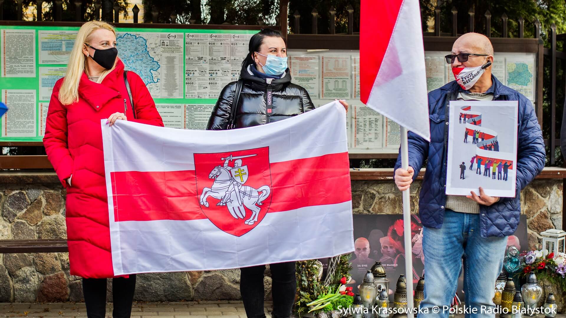 Pikieta przed białoruskim konsulatem w Białymstoku z okazji Dnia Woli, fot. Sylwia Krassowska