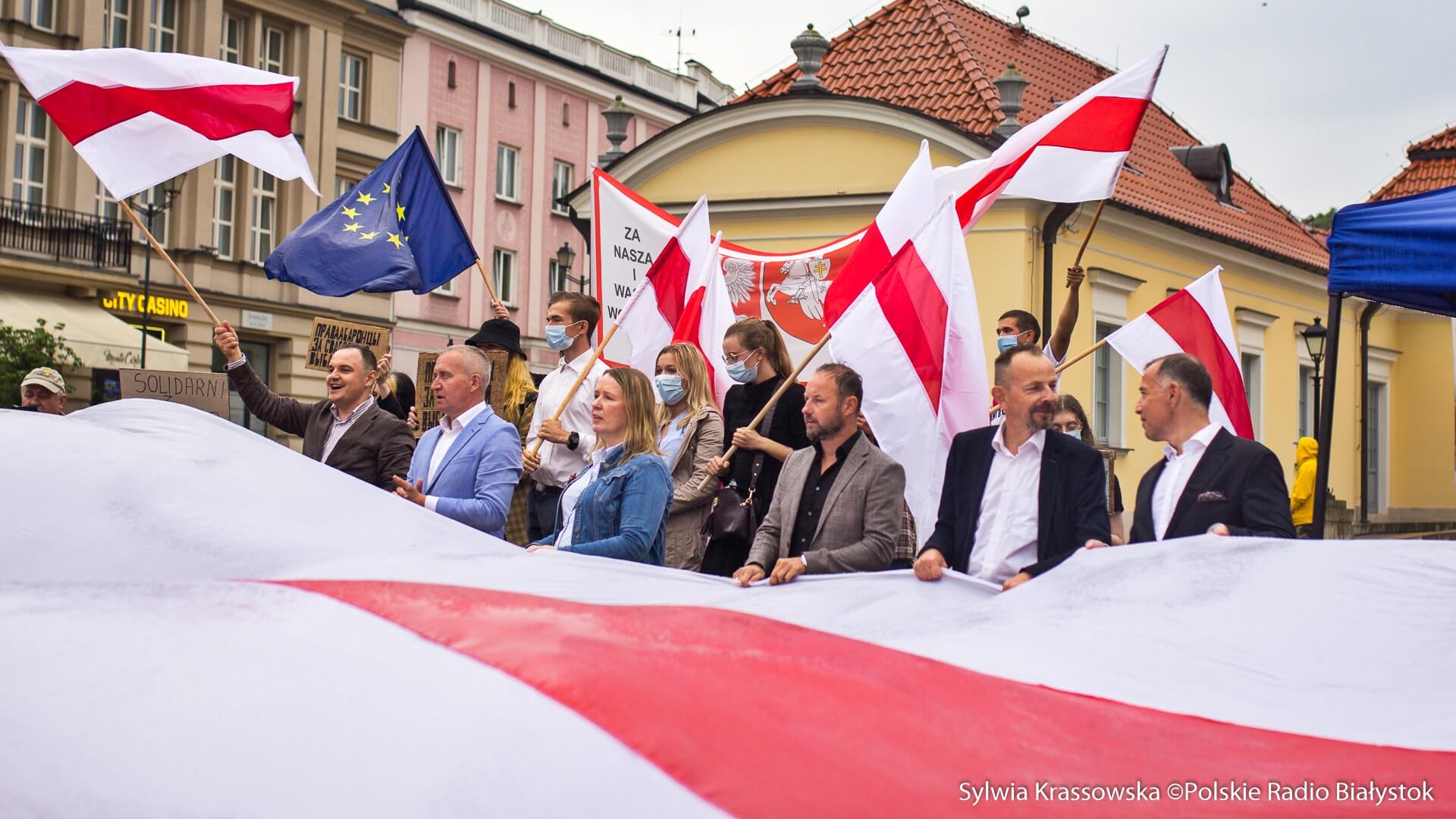 Demonstracja "Solidarni z Białorusią" w Białymstoku, fot. Sylwia Krassowska