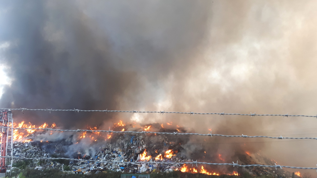 Pożar wysypiska śmieci w Studziankach, fot. Ryszard Minko