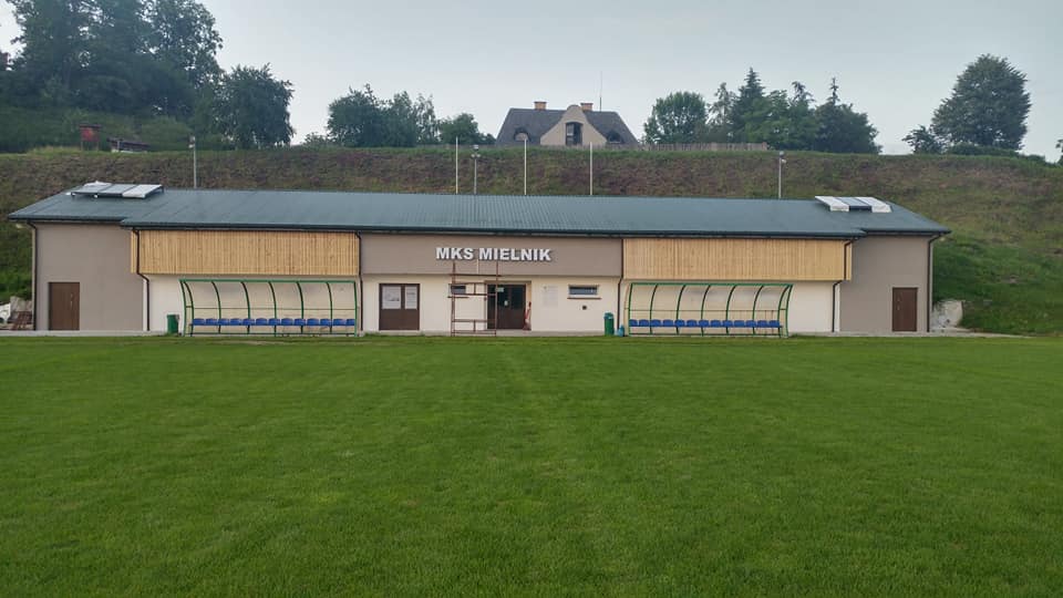 Stadion piłkarski w Mielniku, źródło: facebook.com/marcinurbanski.mielnik