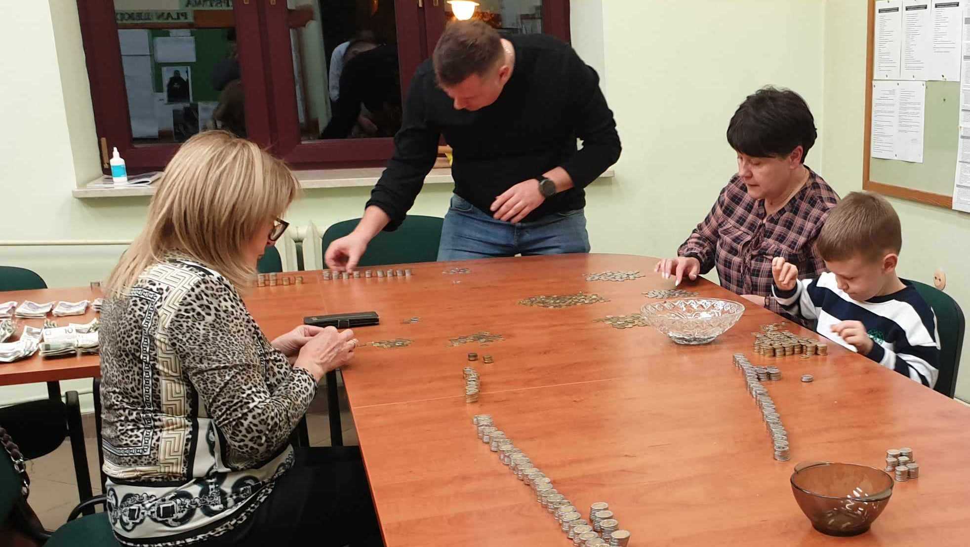 Wiadomo już, ile pieniędzy udało się zebrać podczas kwest na cmentarzach