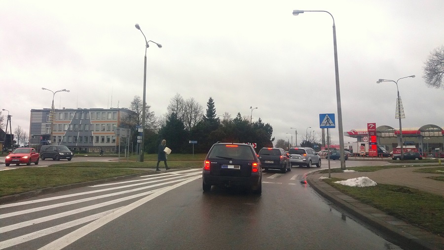 Radni przejmą ulicę Mazurską, ale po remoncie. Chodnik zrobi miasto