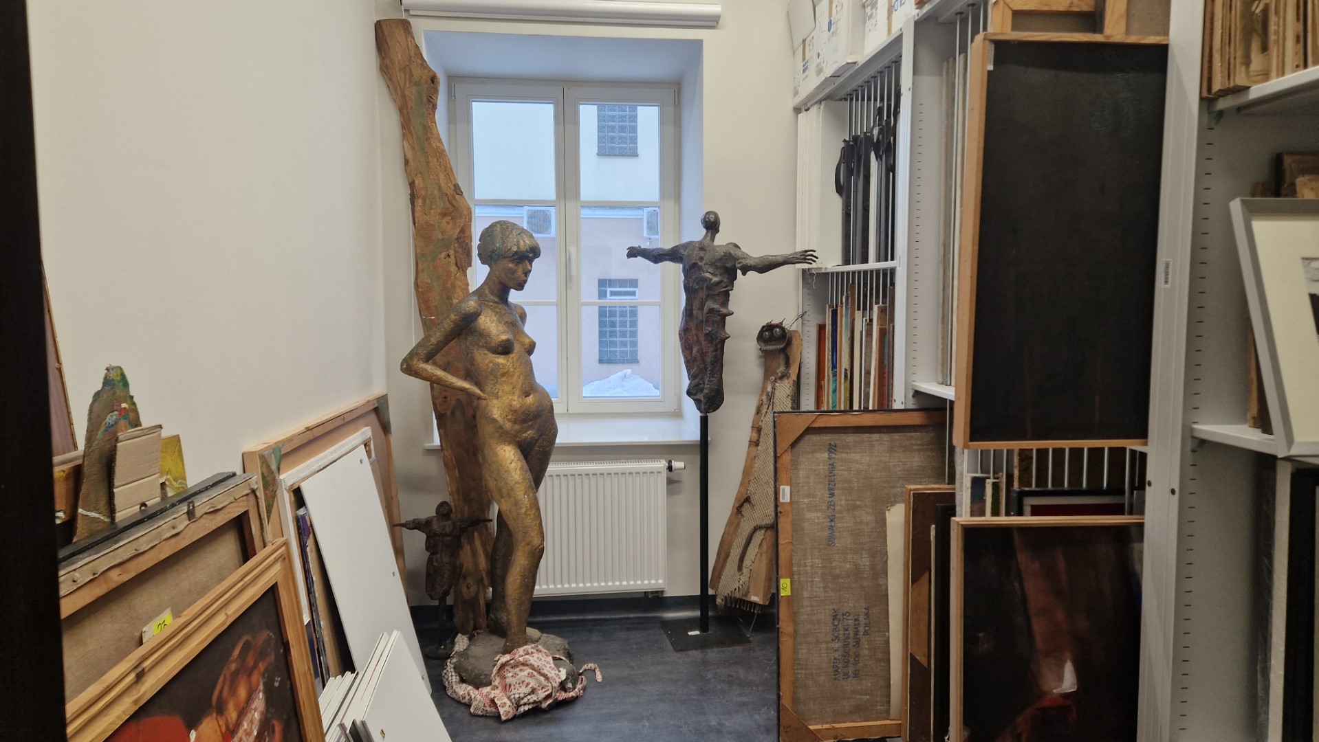 Suwalski Ośrodek Kultury przedstawił wykaz ponad 1800 dzieł, które znajdują się w jego zasobach