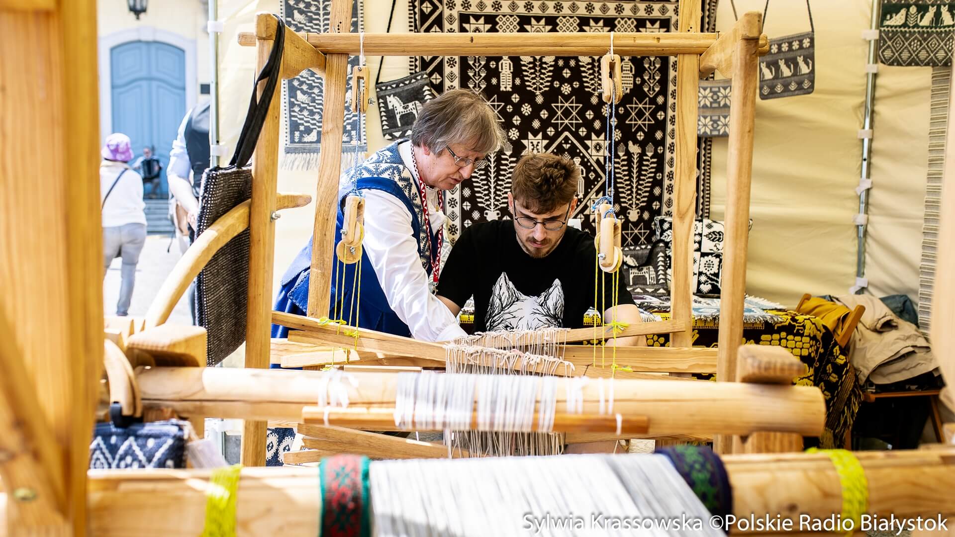 Konkurs na tradycyjną tkaninę radziuszkę, by ożywić tę technikę