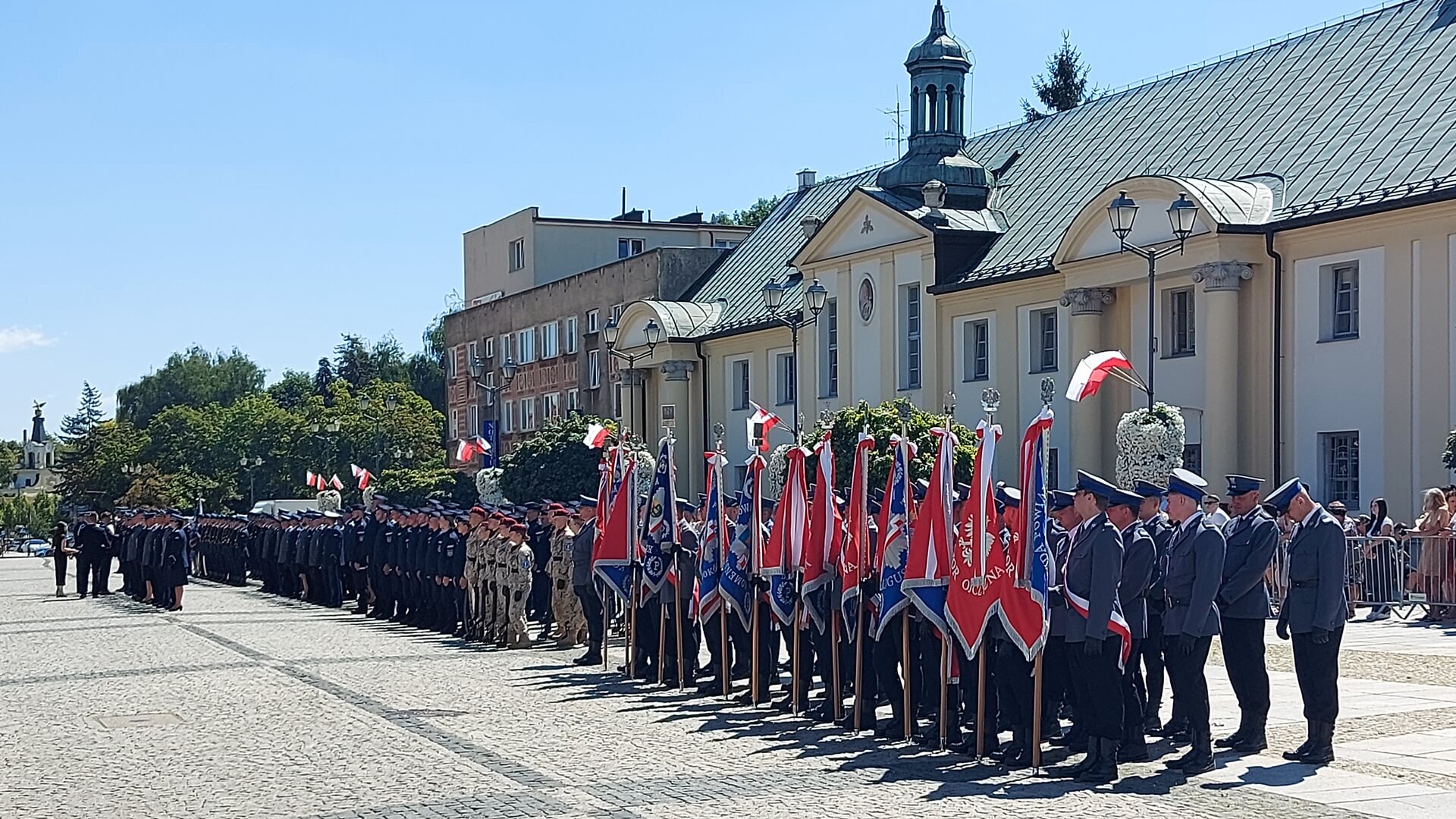 Wojewódzkie i Miejskie Obchody Święta Policji w Białymstoku - były m.in. odznaczenia i awanse