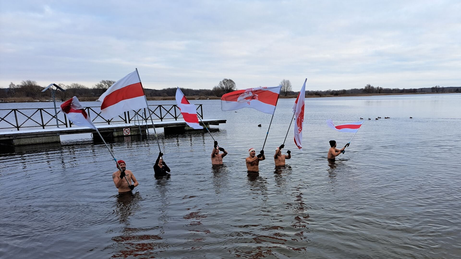 Diaspora Białoruska w Białymstoku przez morsowanie wyraziła solidarność z więźniami politycznymi