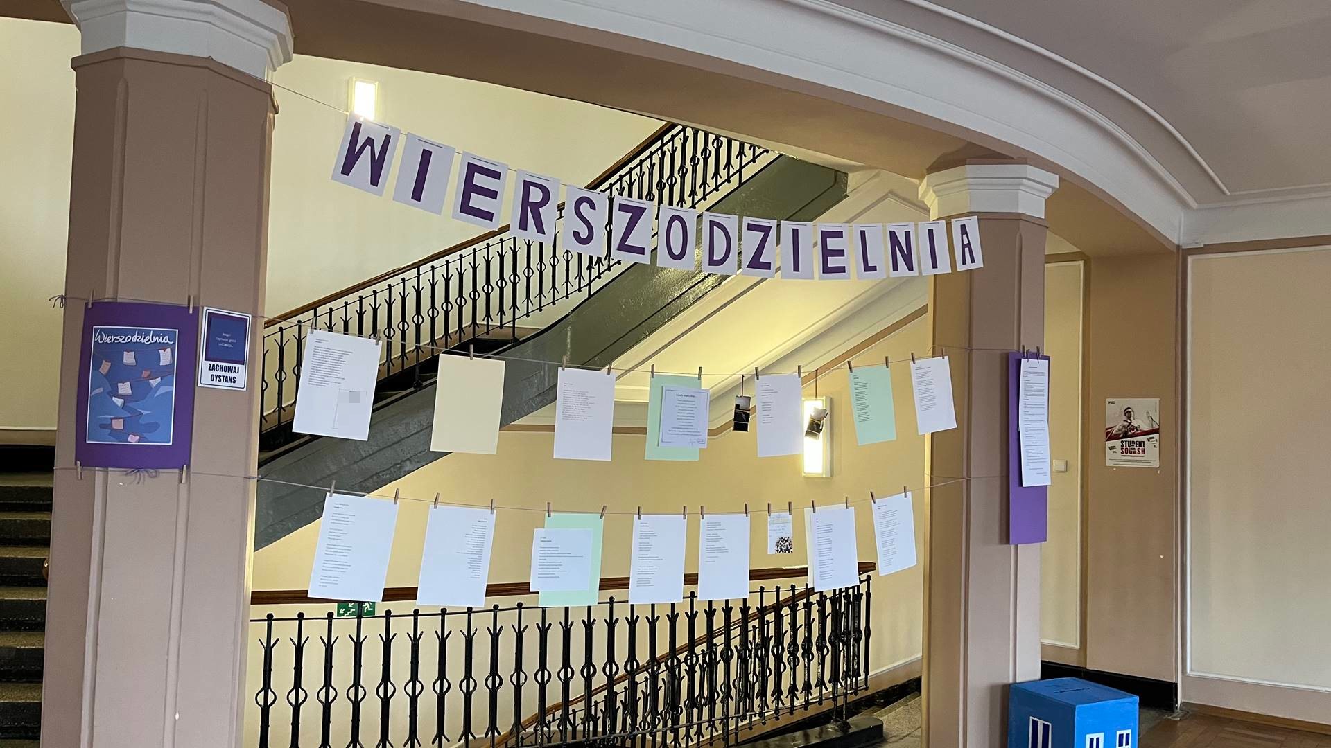 Studenci z Wydziału Filologicznego UwB dzielą się swoją poezją z innymi