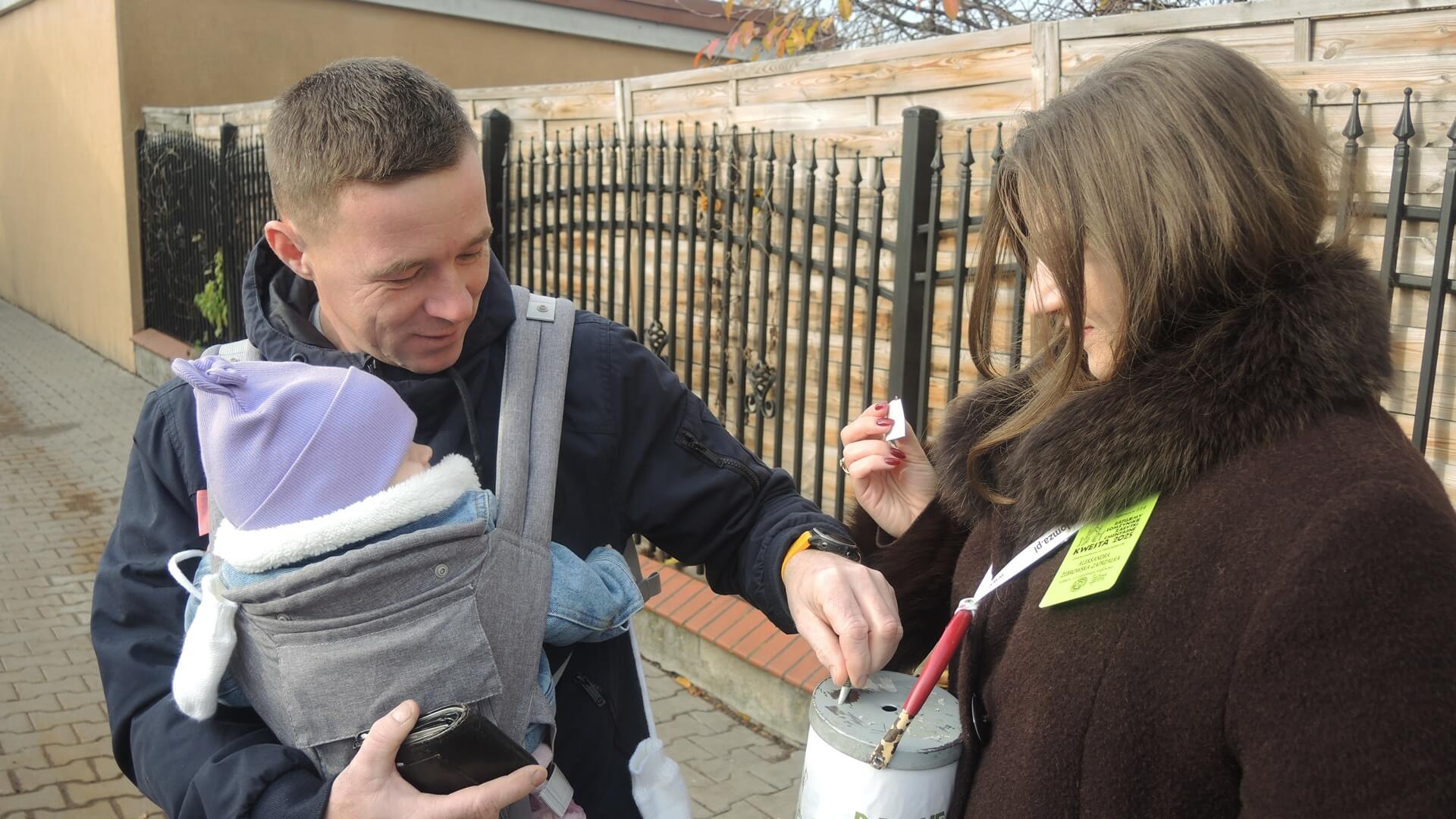 Kwesty na podlaskich cmentarzach [zdjęcia]