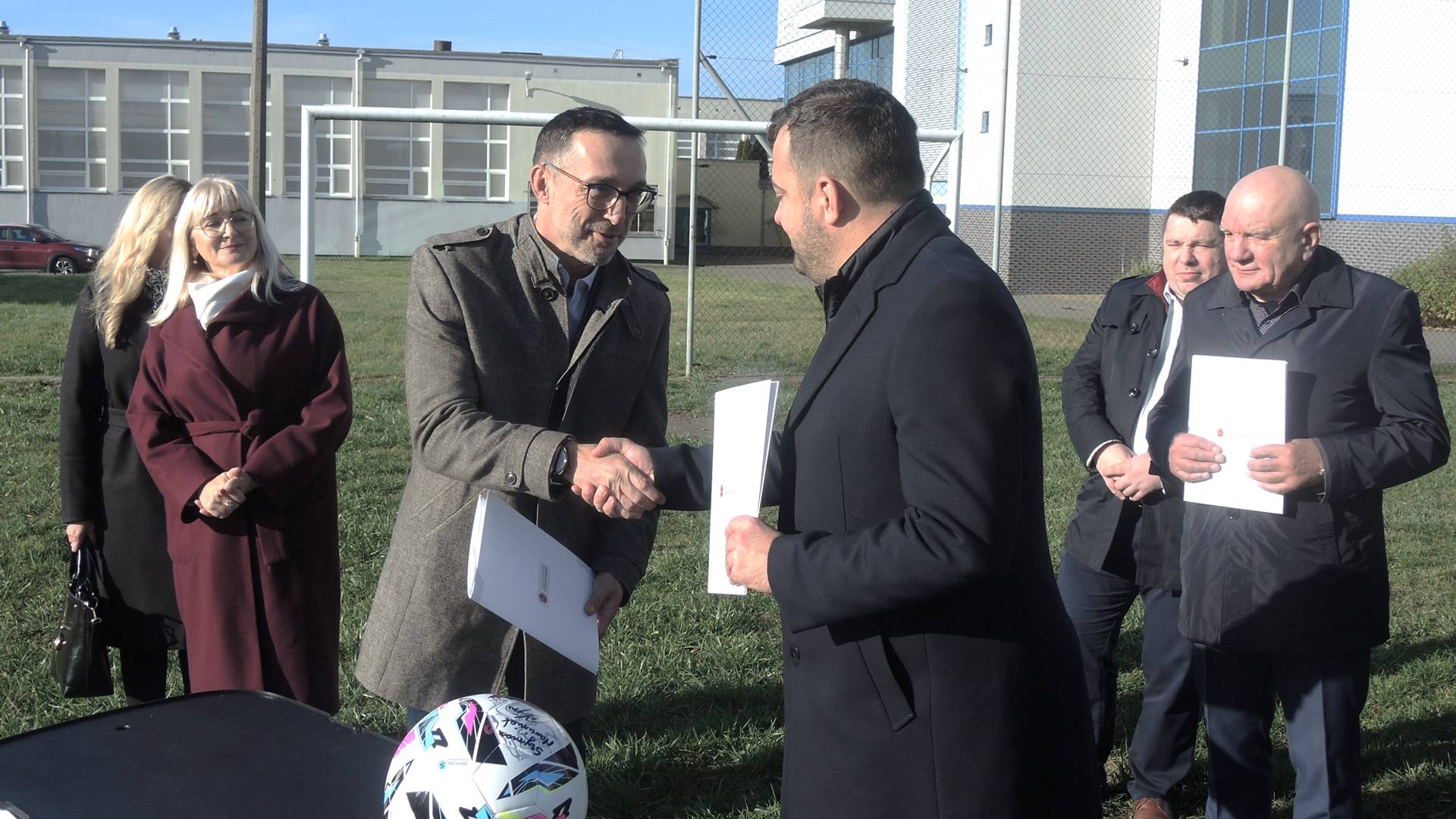 Powstanie nowe boisko z bieżnią przy SP 1 w Łomży. Inwestycja za 3,5 mln zł