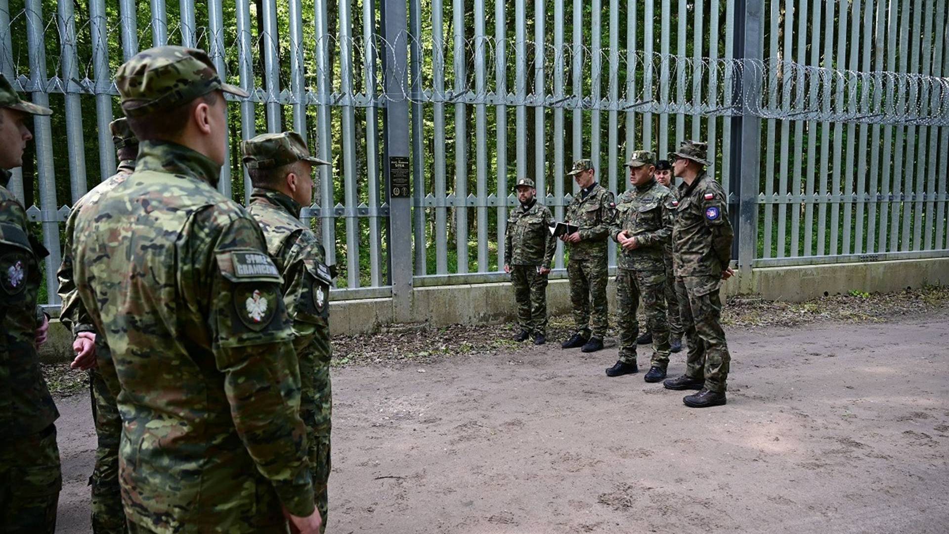 Funkcjonariusze upamiętnili śp. sierż. Mateusza Sitka przy granicy, 6.06.2025, źródło: Straż Graniczna