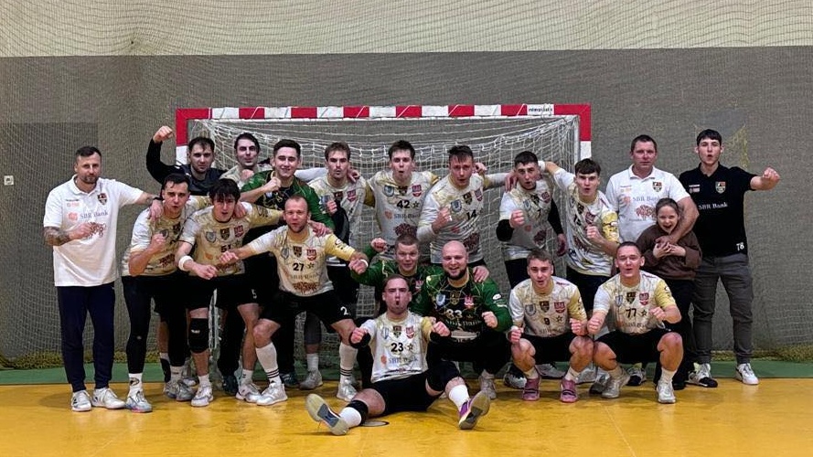 Sportowy weekend. Historyczny sukces zespołu z Nowych Piekut - trzecie miejsce na półmetku