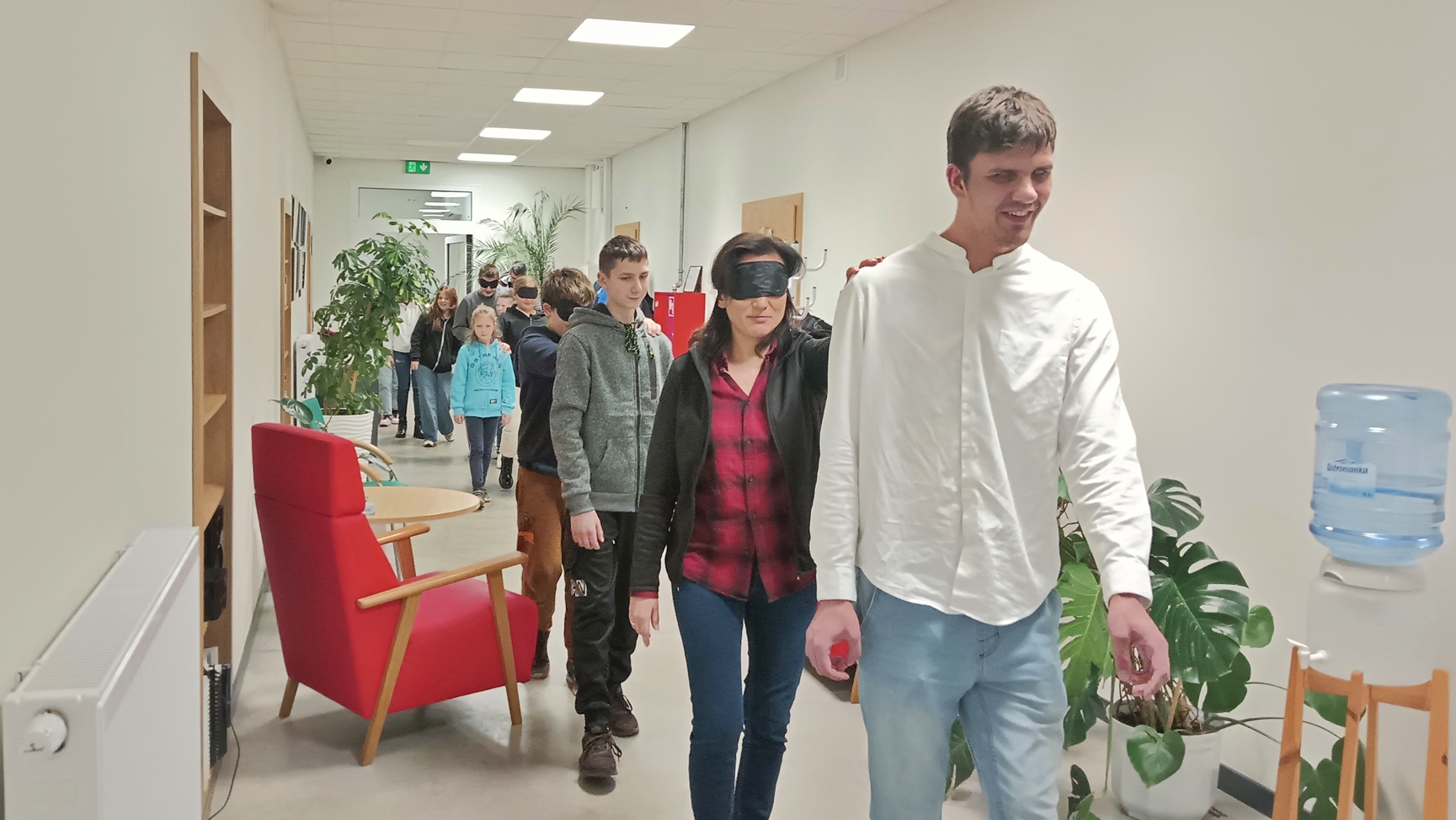 Uczniowie ze SP w Długołęce przekonali się, jak wygląda życie i praca osób niewidomych