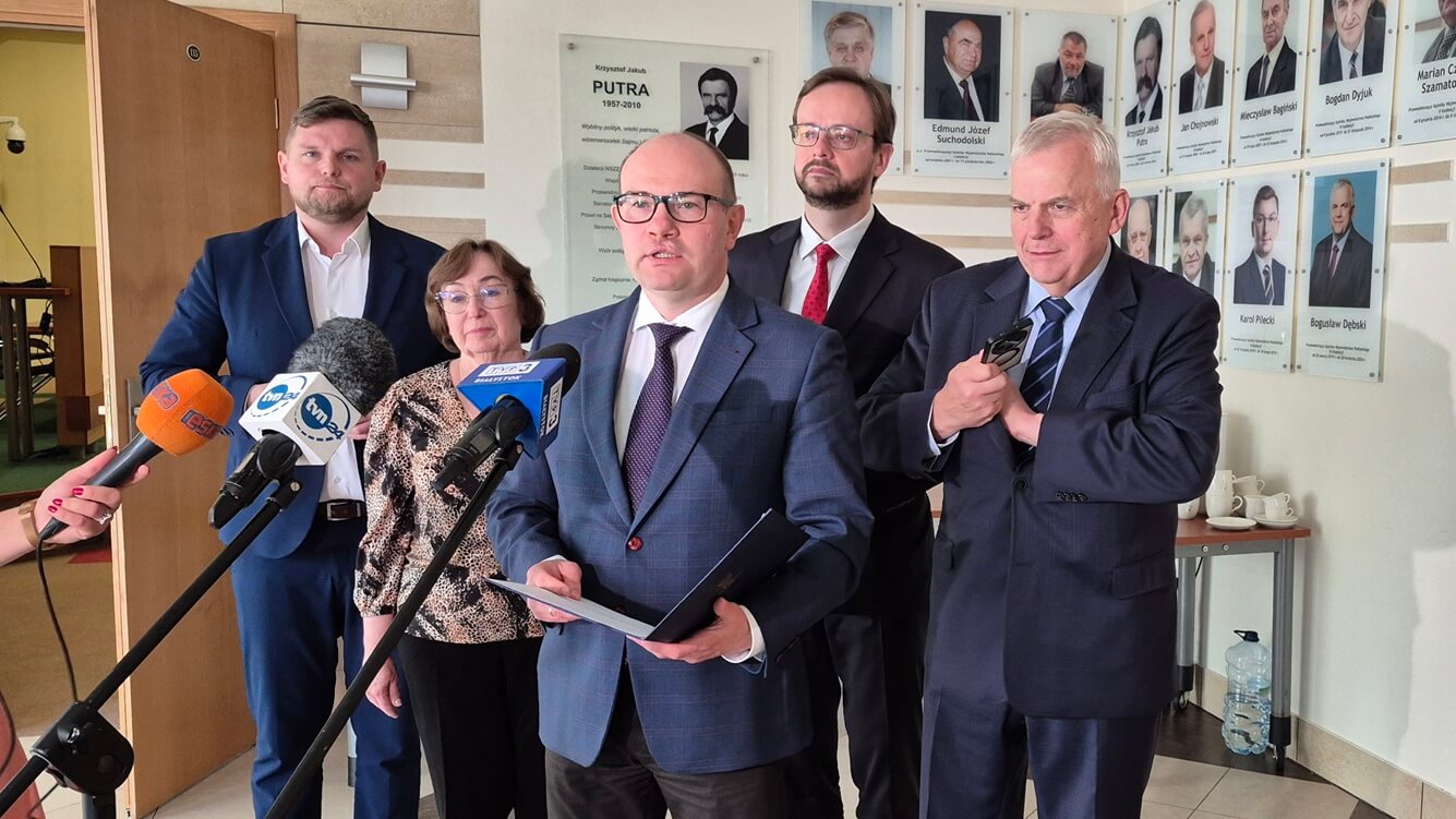 Czy zarząd woj. podlaskiego straci absolutorium? Komisja już powiedziała "nie"