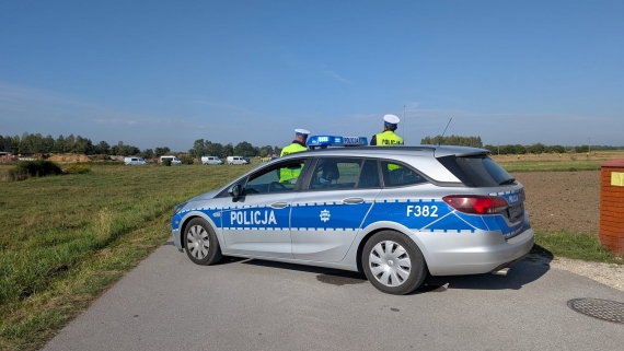 Dron spadł w Mniszkowie w województwie łódzkim, źródło: epiotrkow.pl