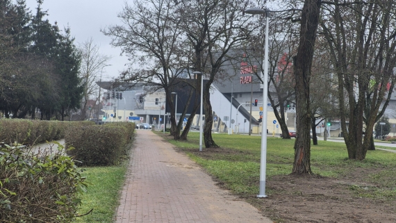 Nowe latarnie przy ul. Kolejowej, fot. Iza Kosakowska