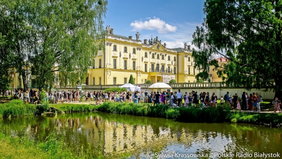 Piknik według Bridgertonów w Parku Branickich, fot. Sylwia Krassowska