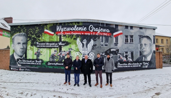 Patriotyczny mural w Grajewie, fot. Paweł Wądołowski