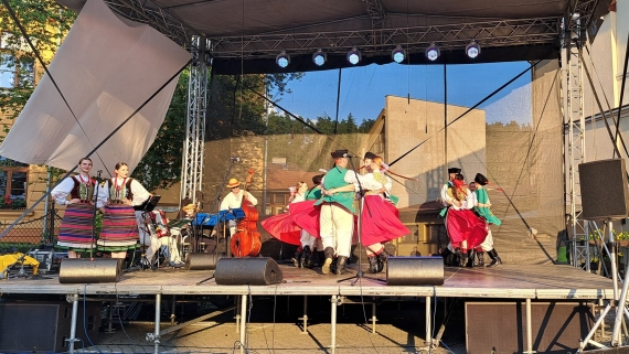 Ludowy Zespół Pieśni i Tańca Skowronki z Brańska na Festiwalu Europejskiego Rzemiosła Ludowego w słowackim Kieżmarku, 13.07.2024, fot. Joanna Sikora