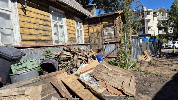 "Lokatorzy" - reportaż Renaty Redy. Spór na białostockich Bojarach - rodzina czeka na lokal, deweloper na eksmisję