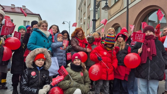 Spacerowicze ramach kampanii "Dzieciństwo bez przemocy" mogli wspólnie odwiedzić wszystkie białostockie WidziMisie, 16.11.2025, fot. Ryszard Minko