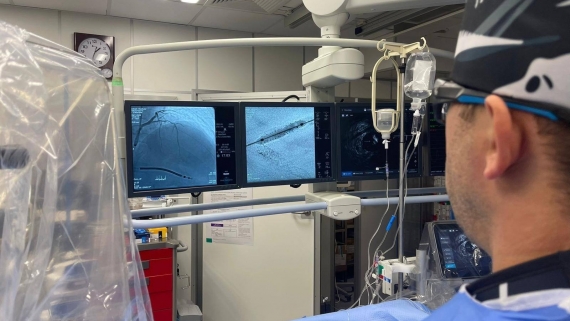 W łomżyńskim szpitalu lekarze operujący pacjentów z chorobą wieńcową wykorzystują nowatorską technologię, 3.12.2025, fot. Szpital Wojewódzki w Łomży