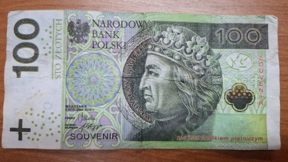 Fałszywy banknot stuzłotowy, źródło: Podlaska Policja