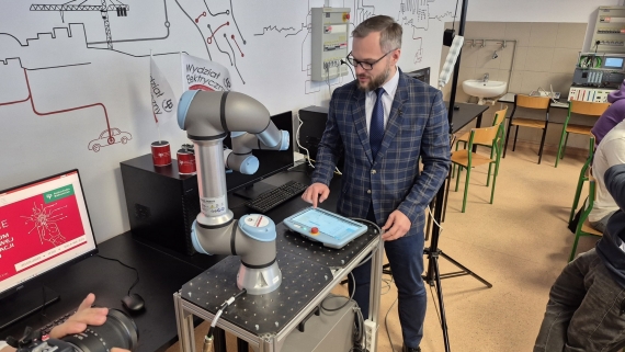Nowe Laboratorium Przemysłowej Autonomizacji i Cyfrowej Produkcji na Politechnice Białostockiej, 20.05.2025, fot. Grzegorz Pilat