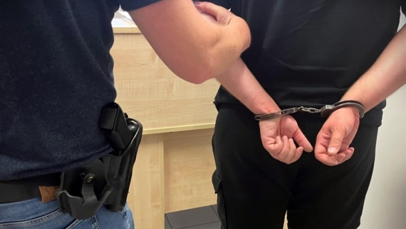 Łomżyńscy policjanci zatrzymali duet oszustów, źródło: KMP Łomża